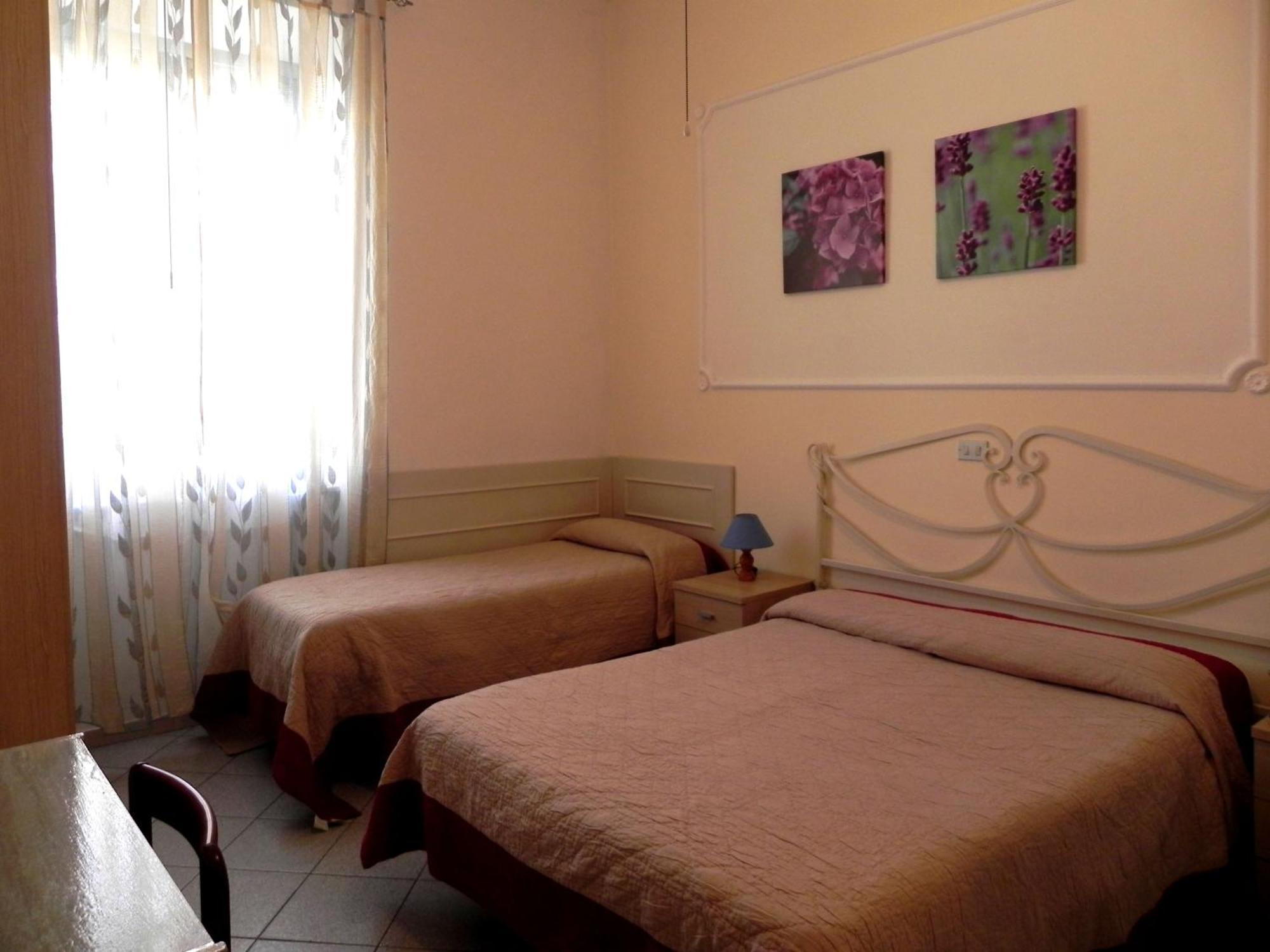 Hotel Ondina Виареджо Экстерьер фото