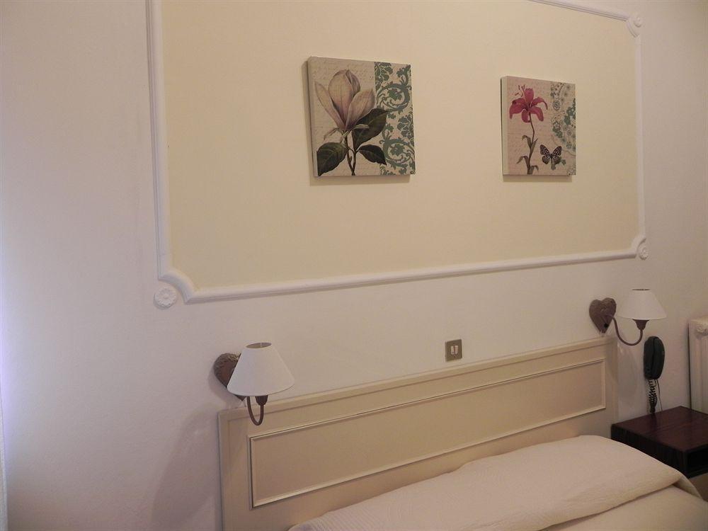 Hotel Ondina Виареджо Экстерьер фото