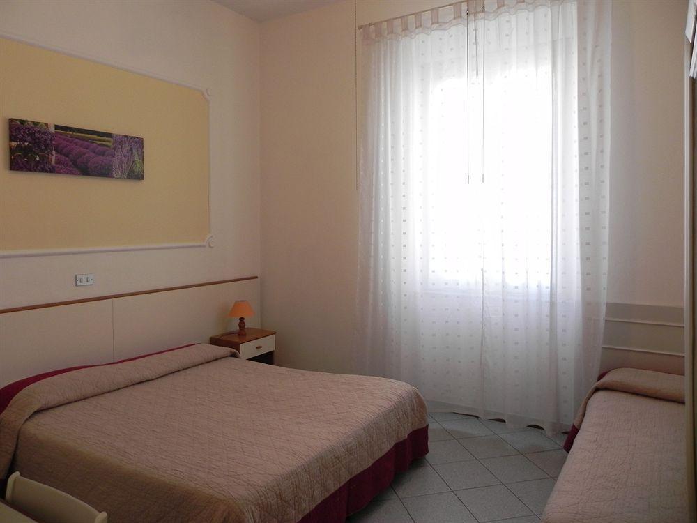 Hotel Ondina Виареджо Экстерьер фото