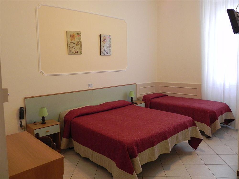 Hotel Ondina Виареджо Экстерьер фото