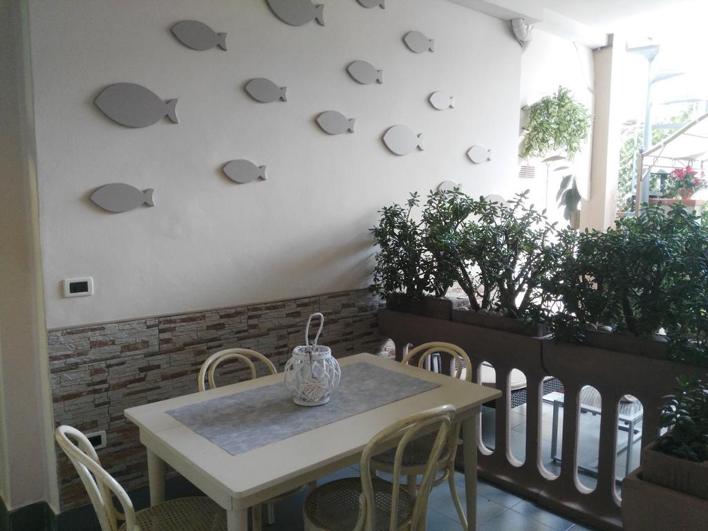 Hotel Ondina Виареджо Экстерьер фото