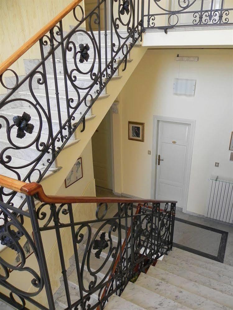 Hotel Ondina Виареджо Экстерьер фото