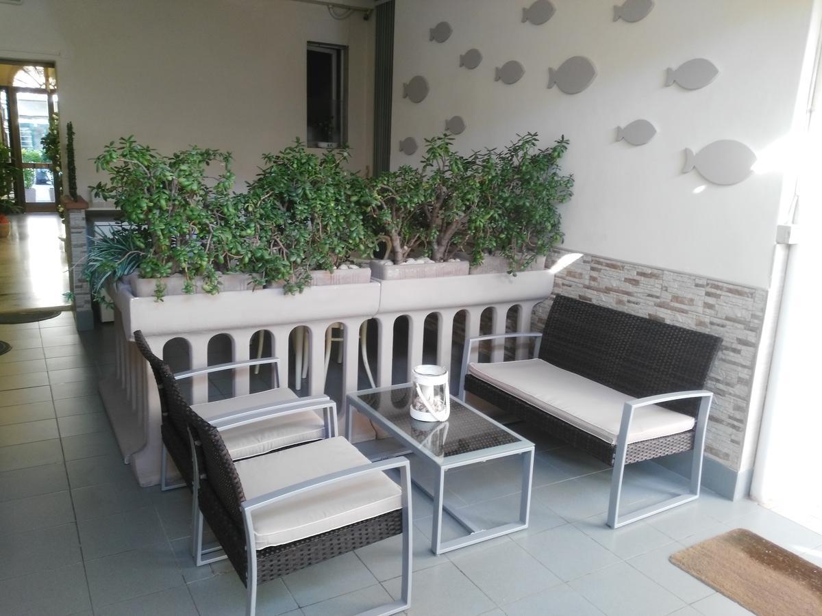 Hotel Ondina Виареджо Экстерьер фото