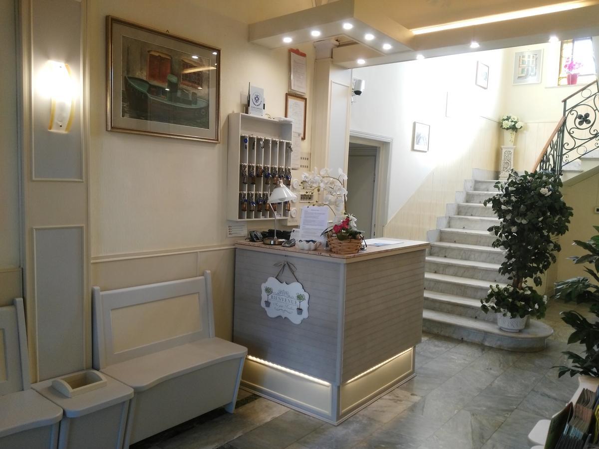Hotel Ondina Виареджо Экстерьер фото