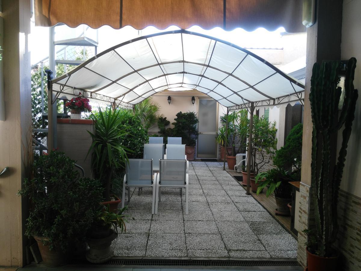 Hotel Ondina Виареджо Экстерьер фото