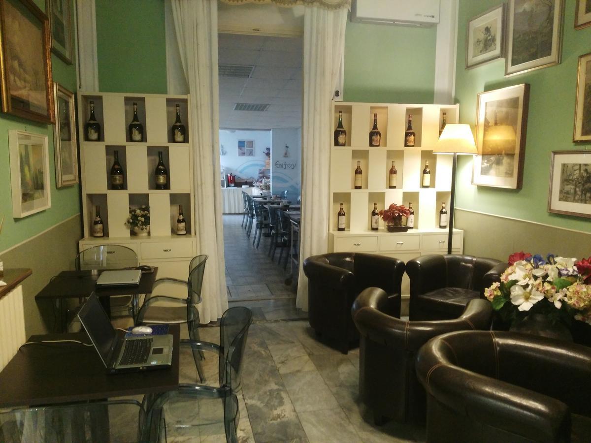 Hotel Ondina Виареджо Экстерьер фото